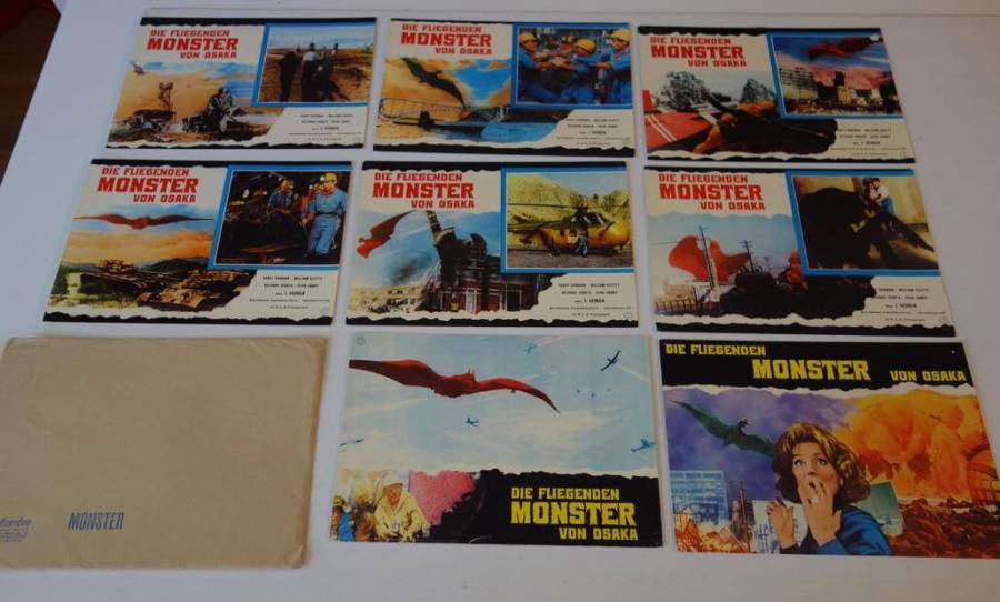 Die fliegenden Monster von Osaka originaler deutscher Aushangfotosatz (R70s)